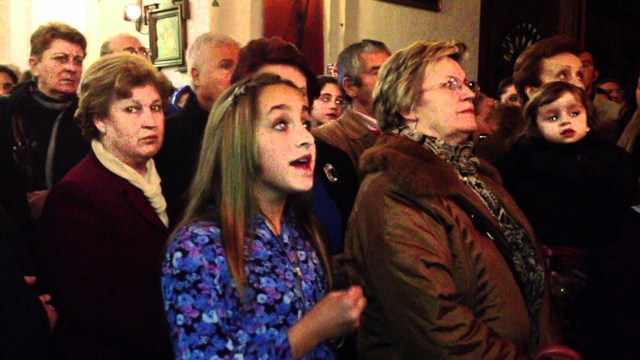 TRIANA DE ALBA CANTANDO SAETA A LA VIRGEN DE LOS DOLORES (Camas)