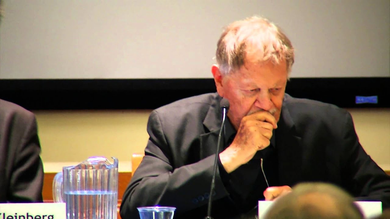 Tears in the Fabric of the Past: New Theories of Narrative and History