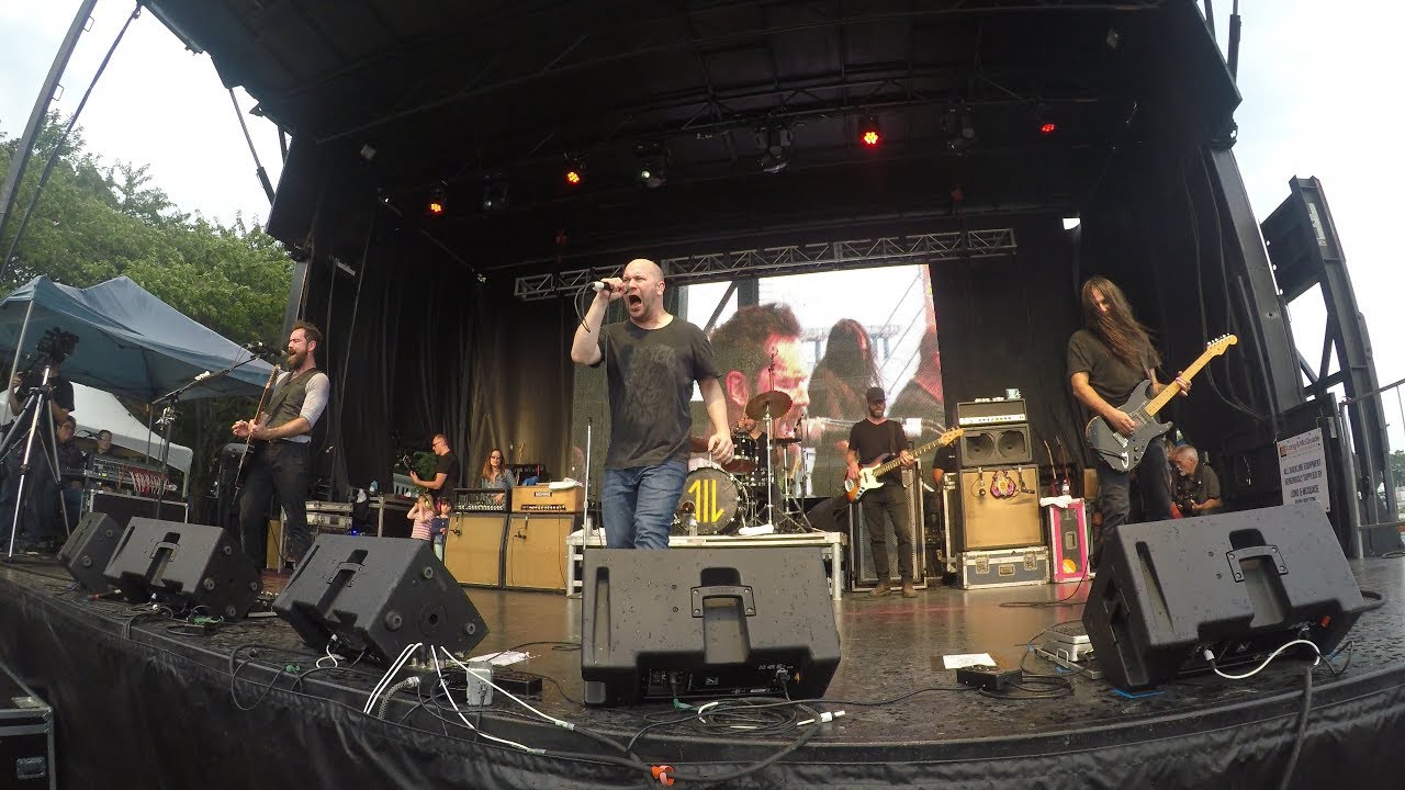 Finger Eleven - Living In A Dream - Spencer Smith Park - 09/04/17
