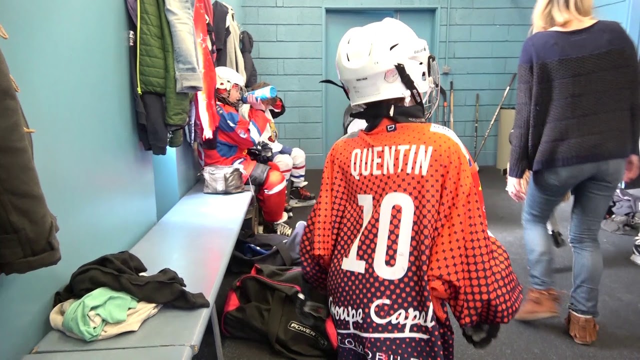 Les mini vipers U7 présentent le match des Vipers de Montpellier en hockey sur glace