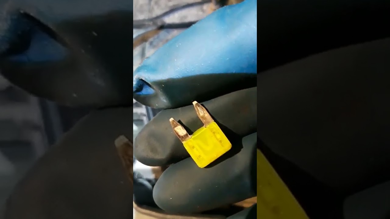 como reemplazar el relay de la Bomba de Gasolina de 2007 Toyota Corolla 1.8