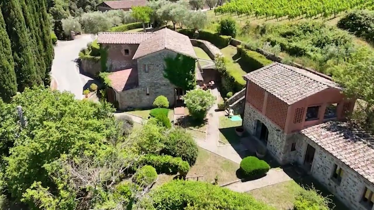 Exclusive Winery in Chianti Classico – Historic Villa and Vineyards