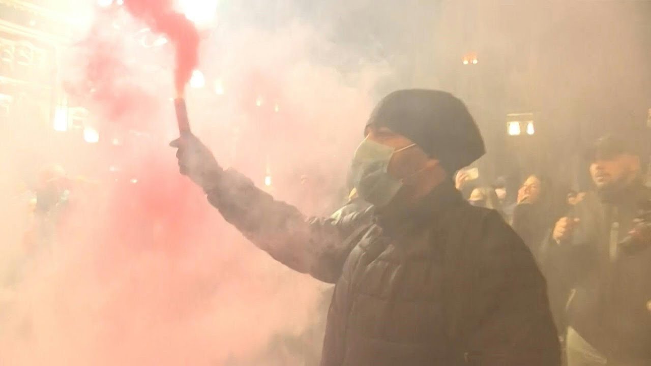 Protesters target town hall after deadly Serbia roof collapse | AFP