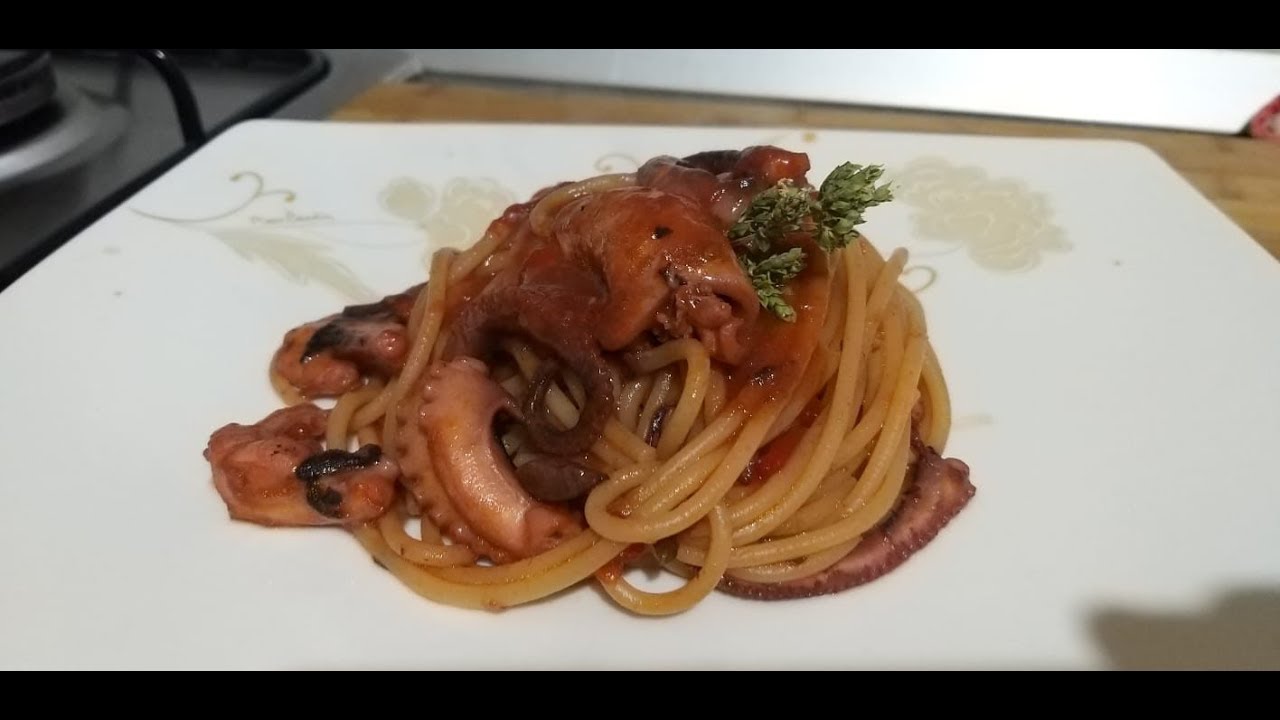 Spaghetti con polipetti alla luciana
