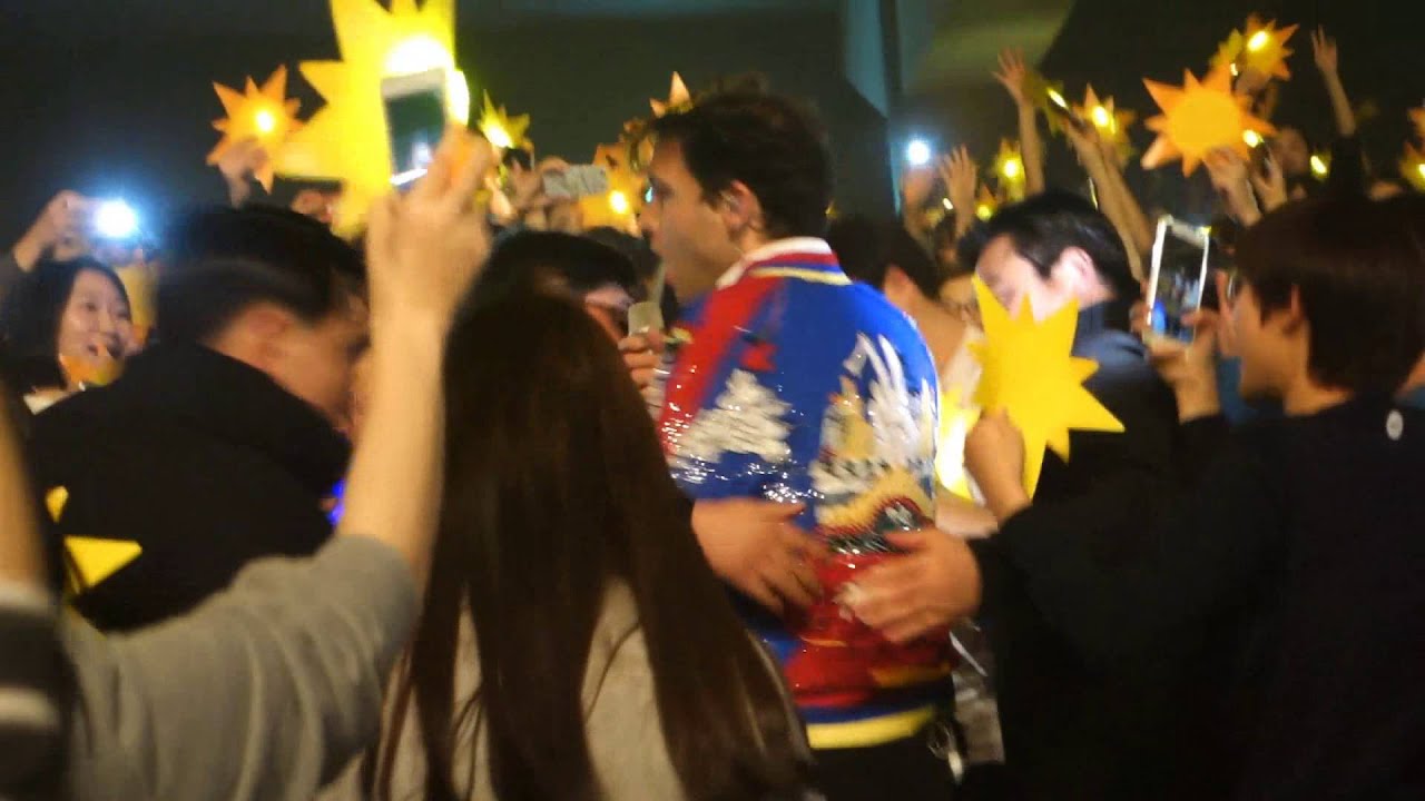 Mika- Staring at the sun @ Busan 16