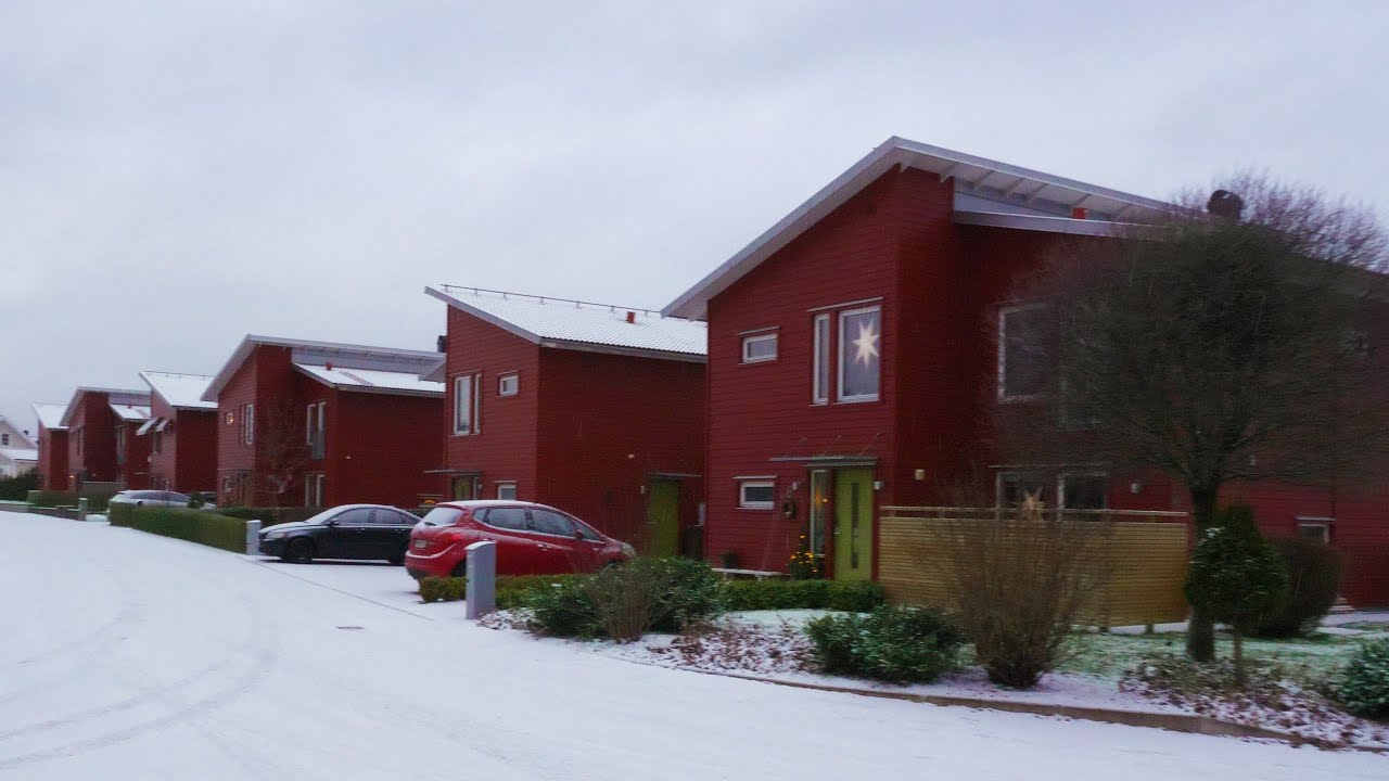 A walk on a snowy day in a Swedish town【Skövde, Lunden】
