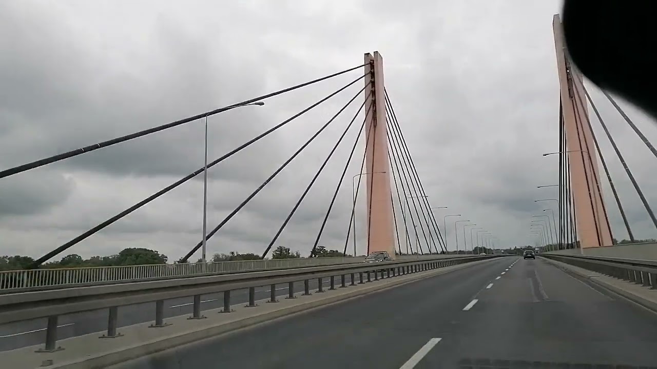 Wrocław, Popowicka, jazda przez Most Milenijny do Osobowickiej VID 20250424 173553