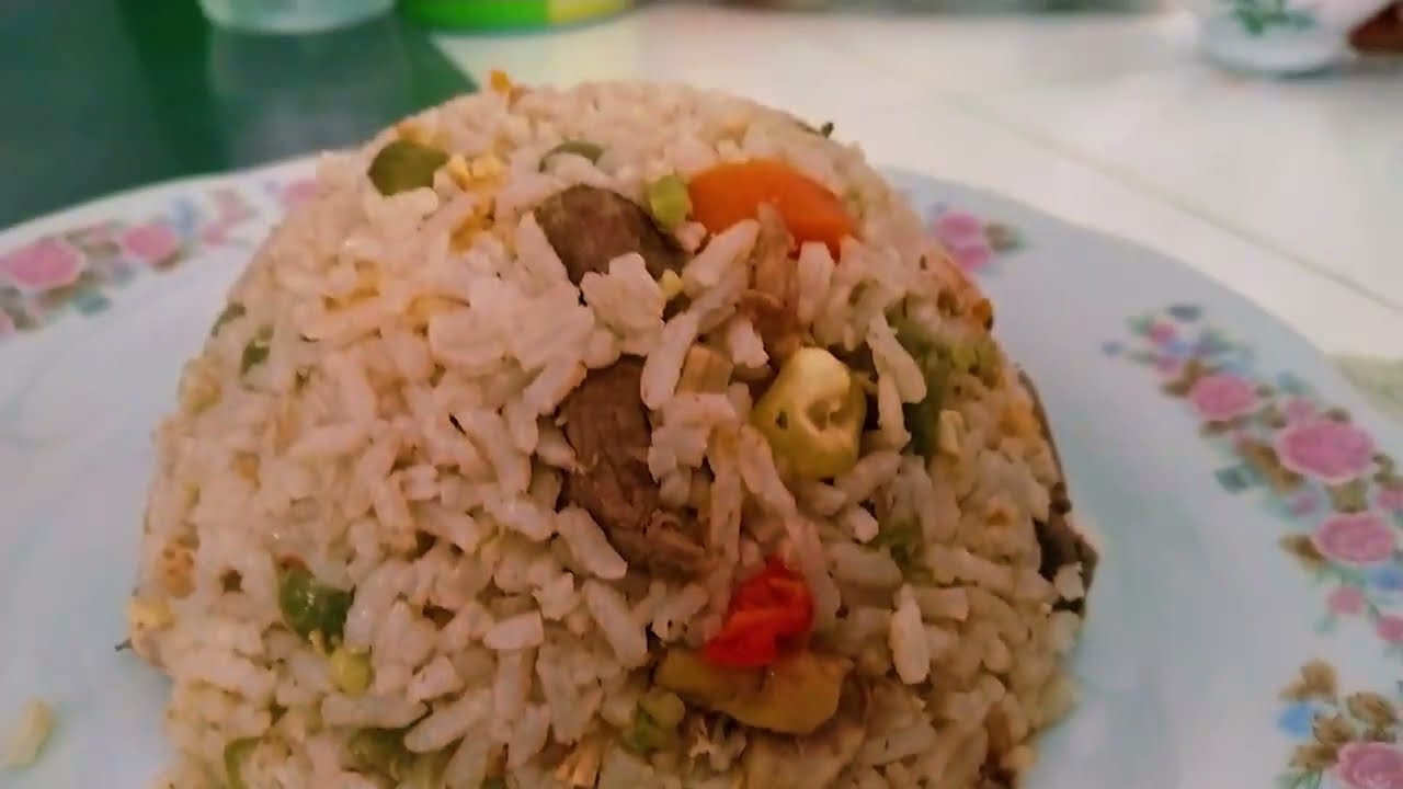 Como preparar Arroz tres carnes: Prepara esta receta fácil con arroz y carne.