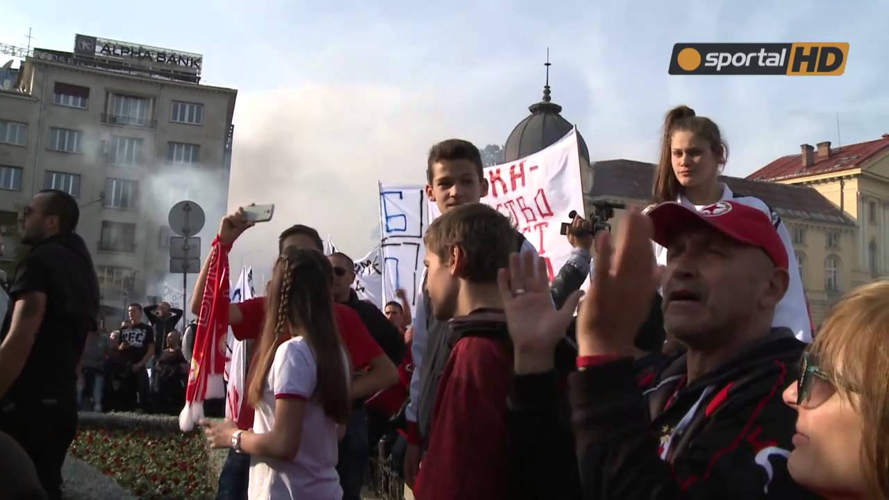 "Червено" море заля парламента - протест на феновете на ЦСКА!