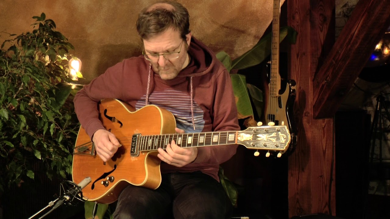 Levin Archtop Model 330 N/M1 from 1962 presented Vintage Guitar Oldenburg and Martin Flindt
