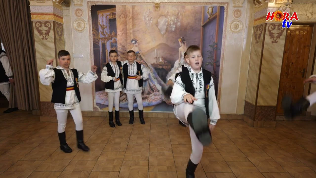 Ansamblul Folcloric Nepotii Iancului din Loc Marisel -  Fecioresc