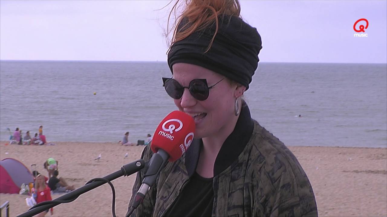 Q-Beach Live: Josie - Hurt Me (live bij Q)