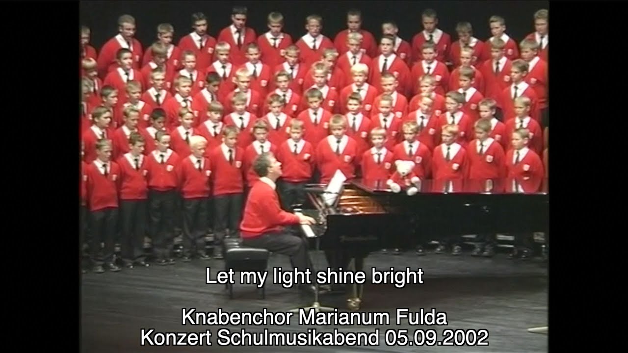 Adventstür 15: Let my light shine bright - Knabenchor Marianum Fulda - Schulmusikabend 05.09.2002