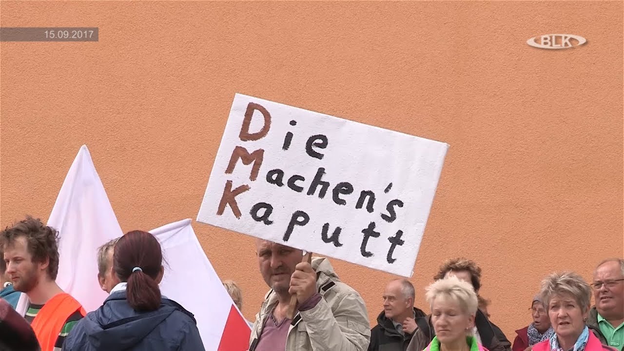 Demonstration gegen Schließung Burgenlandkäserei Bad Bibra Götz Ulrich Landrat Molkerei