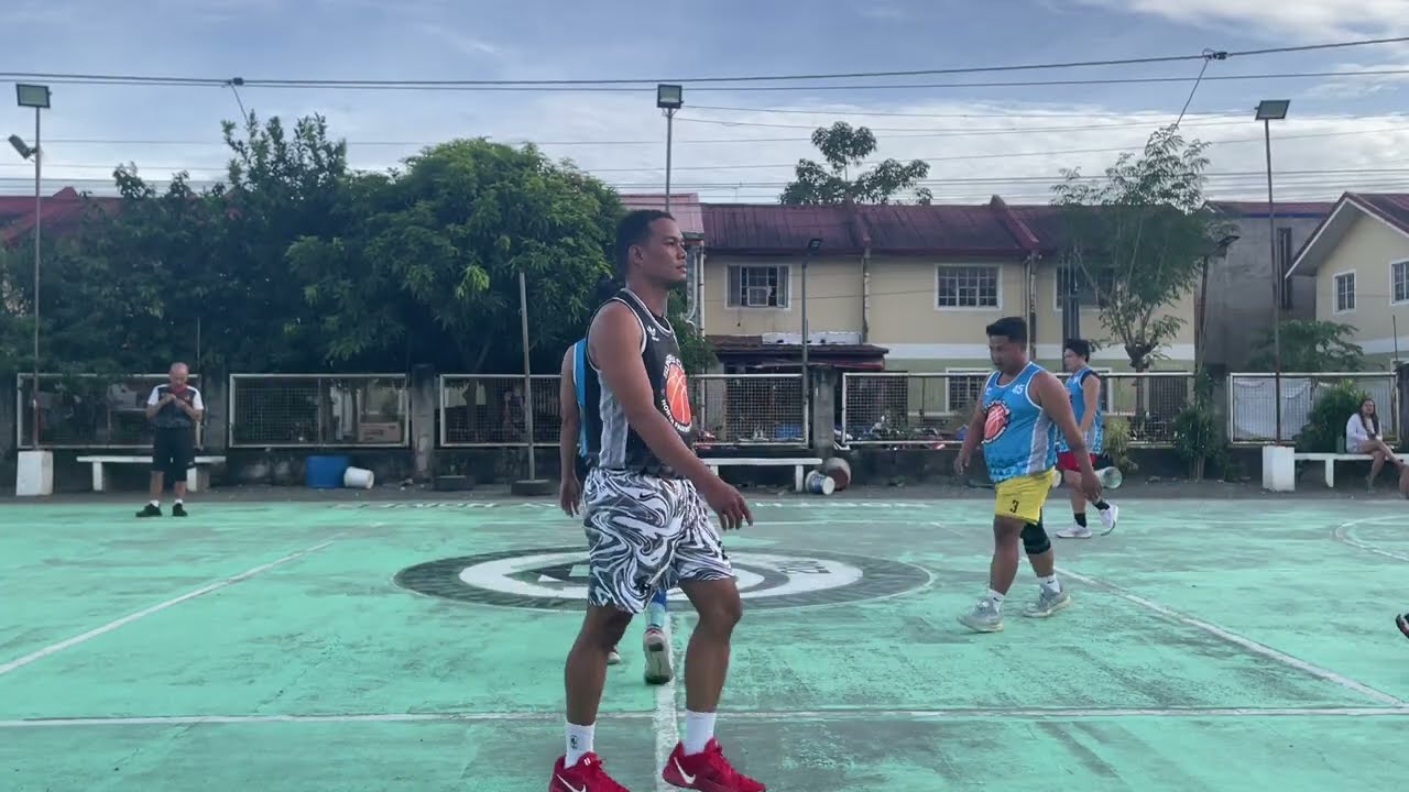 BLUE VS. BLACK - 1ST Q