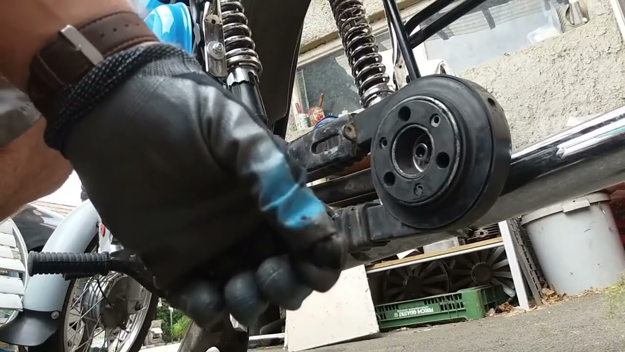 Simson S51N lánc és lánckerekek cseréje, lánc feszesség beállítása + baki XD (2022)