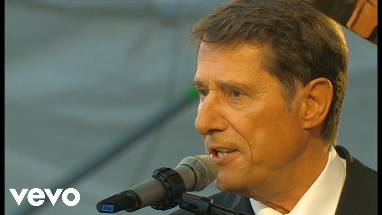 Verloren in mir / Die Welt braucht Lieder (Der Solo-Abend - Live am Gendarmenmarkt, 2005)
