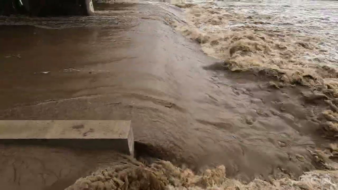 Первое крупное наводнение в этом году на реке Гуадиамар вблизи Герены.