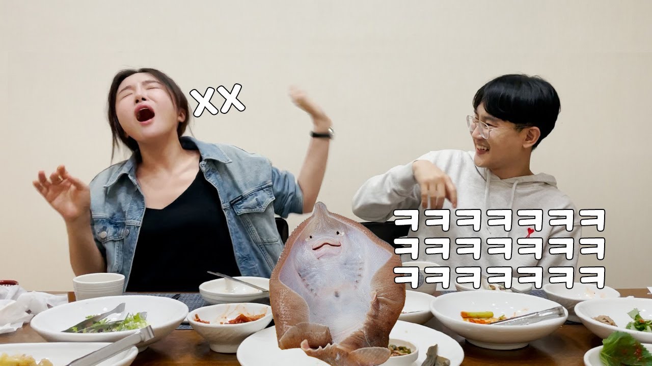 와이프한테 회 사준다고 속인 후  홍어를 먹여버렸습니다ㅋㅋㅋ  홍어를 처음 먹어본 와이프