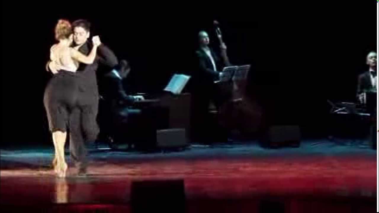 Carlos Espinosa & Noelia Hurtado and Solo Tango Orquesta (J. D`Arienzo - Paciencia) Planetango-11