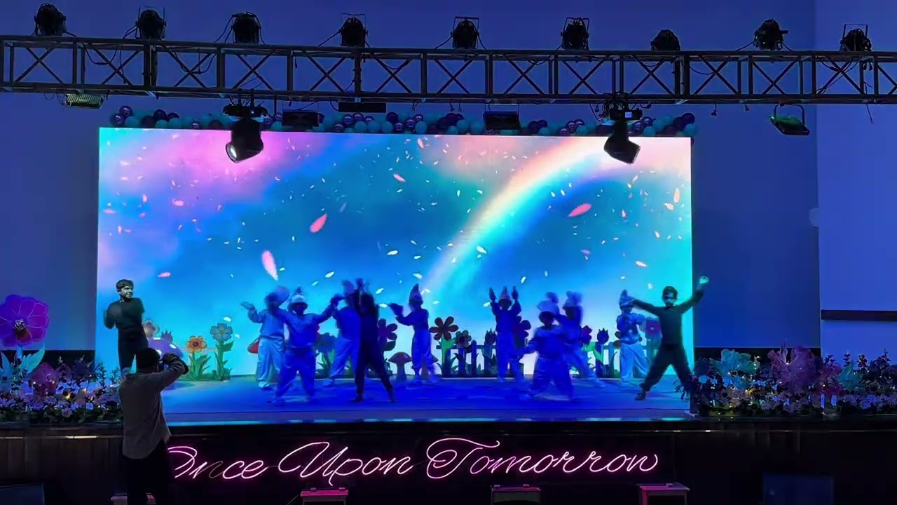 Smurfs Dance | Everything Goes With Blue