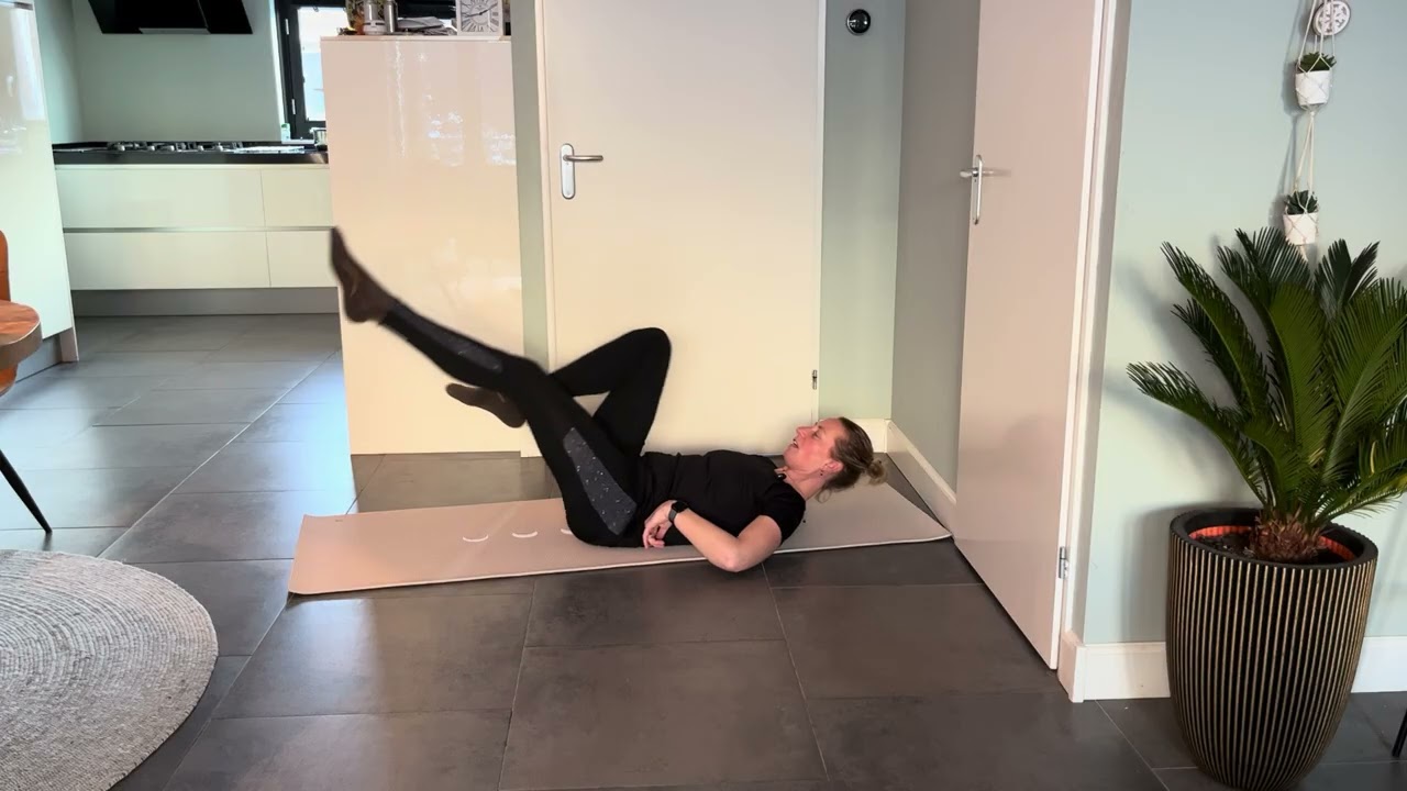 Les 09 buikspieren trainen thuis / 8 - 10 minuten / januari buikspier challenge