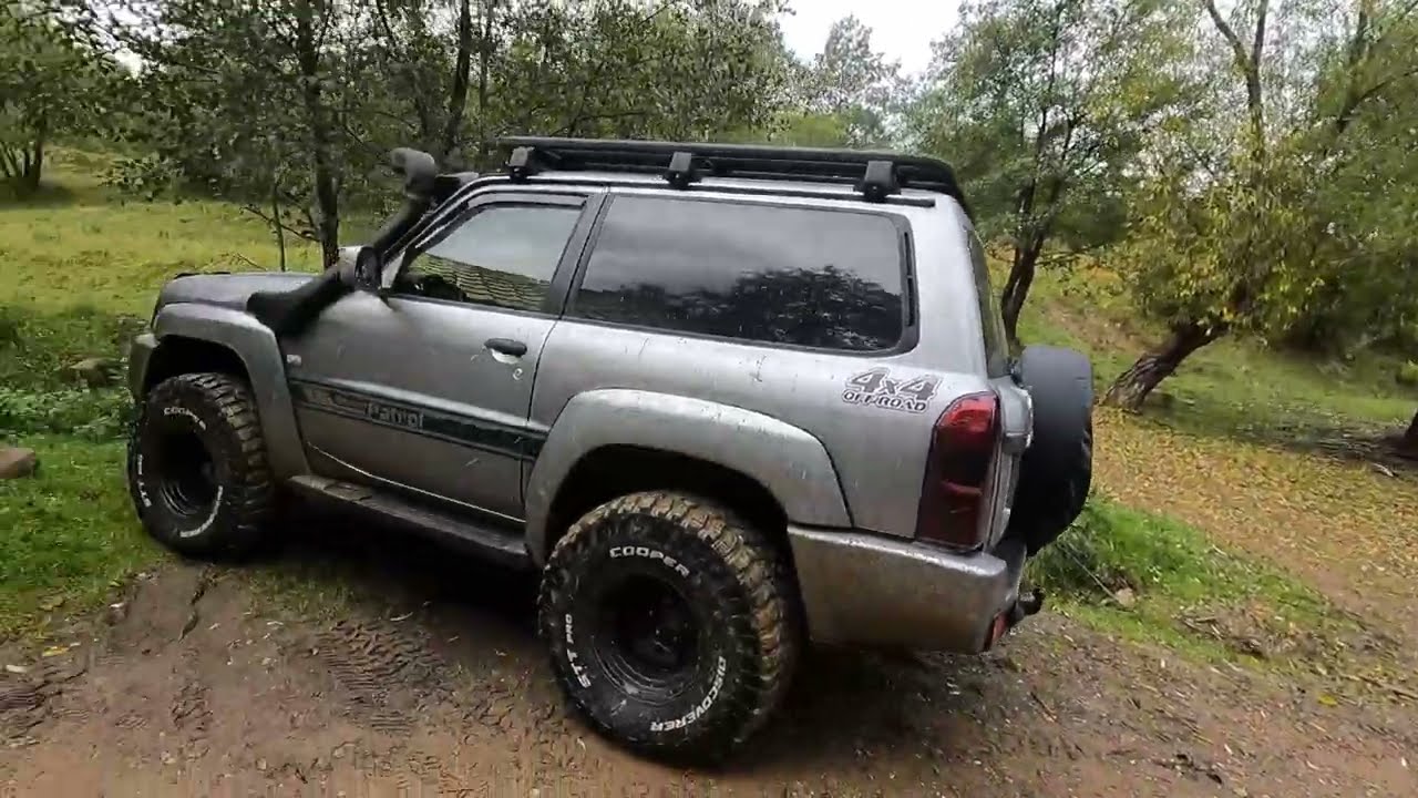 Offroad în Maramureș: Aventură cu Mult Noroi și Trolleri Uimitoare! 🚙💥