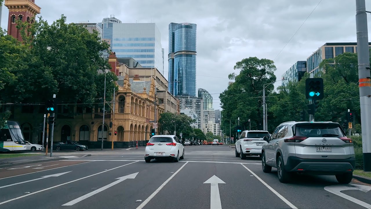 Drive through the streetscape of Melbourne's city center【4K】