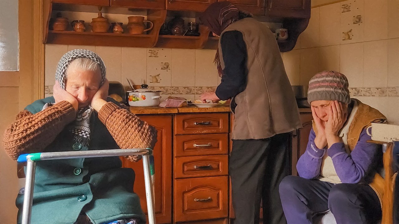 They Sent Their Children to the City, but Now They Wait for Them Every Day