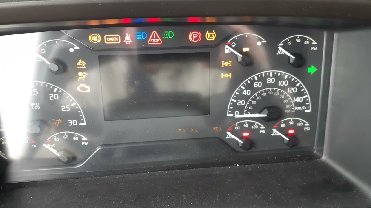 VOLVO VNL760 Cold Engine Start