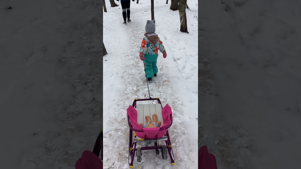 ❄️Полишка катает 🧸 