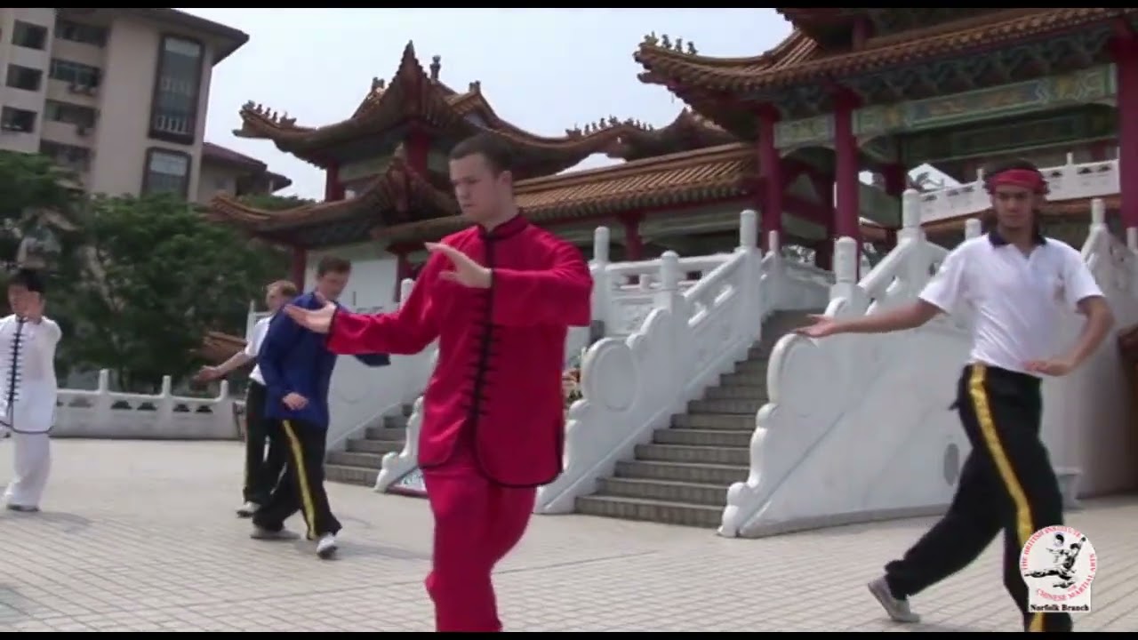 Yang style 24 step class in 2003, Kuala Lumpur and demonstration at the Thean Hou Temple