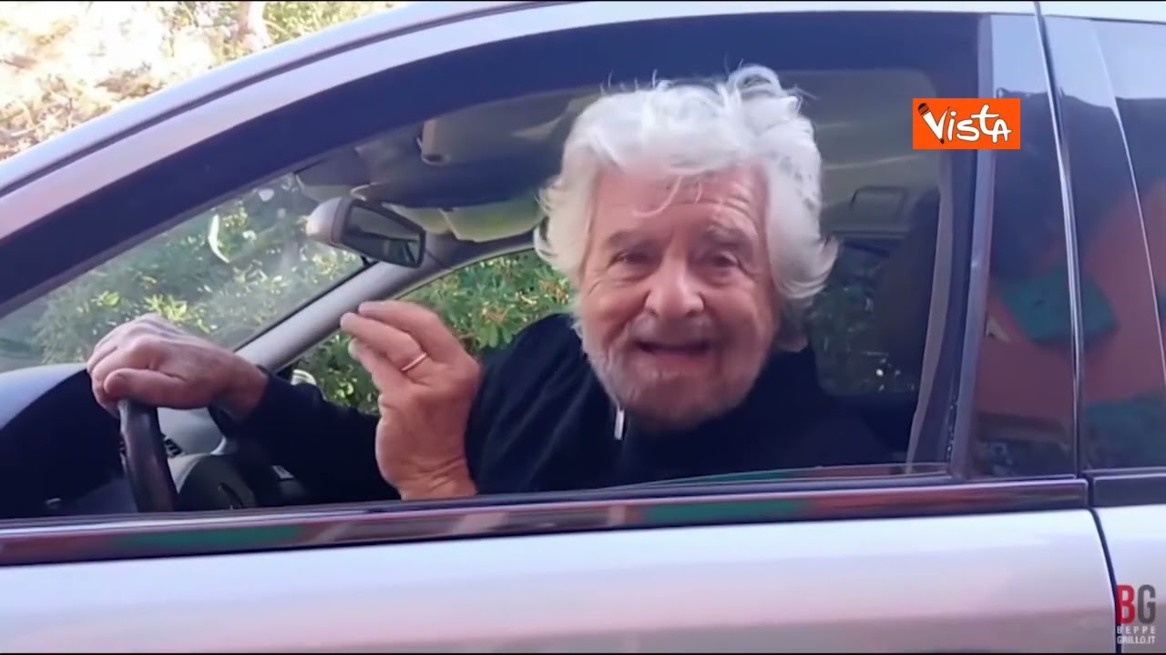 Beppe Grillo su un carro funebre decreta la morte del Movimento 5 Stelle - Il Video INTEGRALE