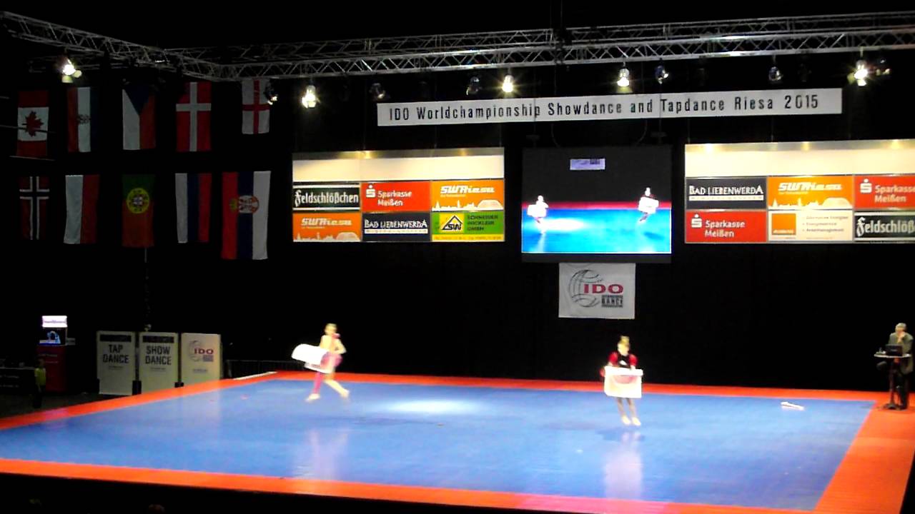 Liwia Larus/Weronika Podlasinska Showdance Duo Riesa 2015
