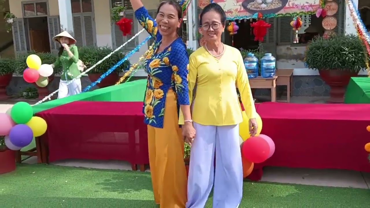 Trường Tiểu học Trần Hoàn Vũ mừng Xuân 