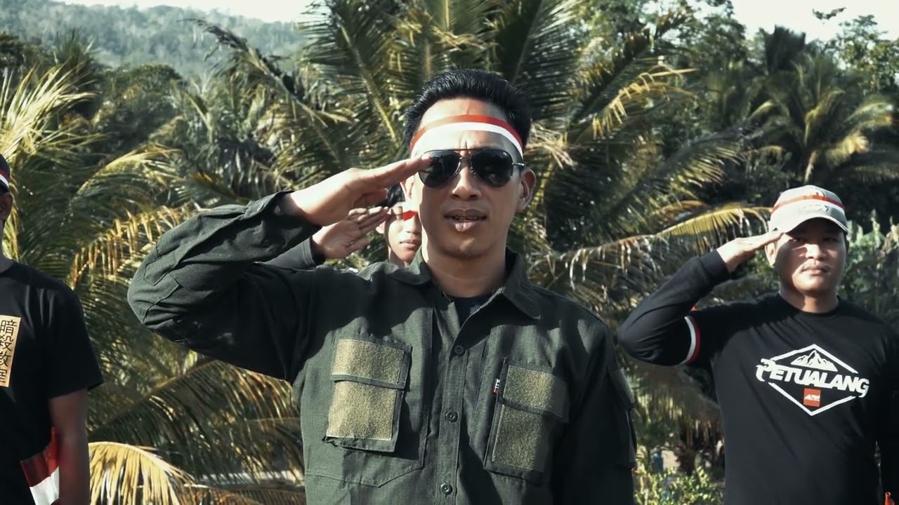 PENGIBARAN BENDERA MERAH PUTIH DI BENDUNGAN LOKO, WONCO