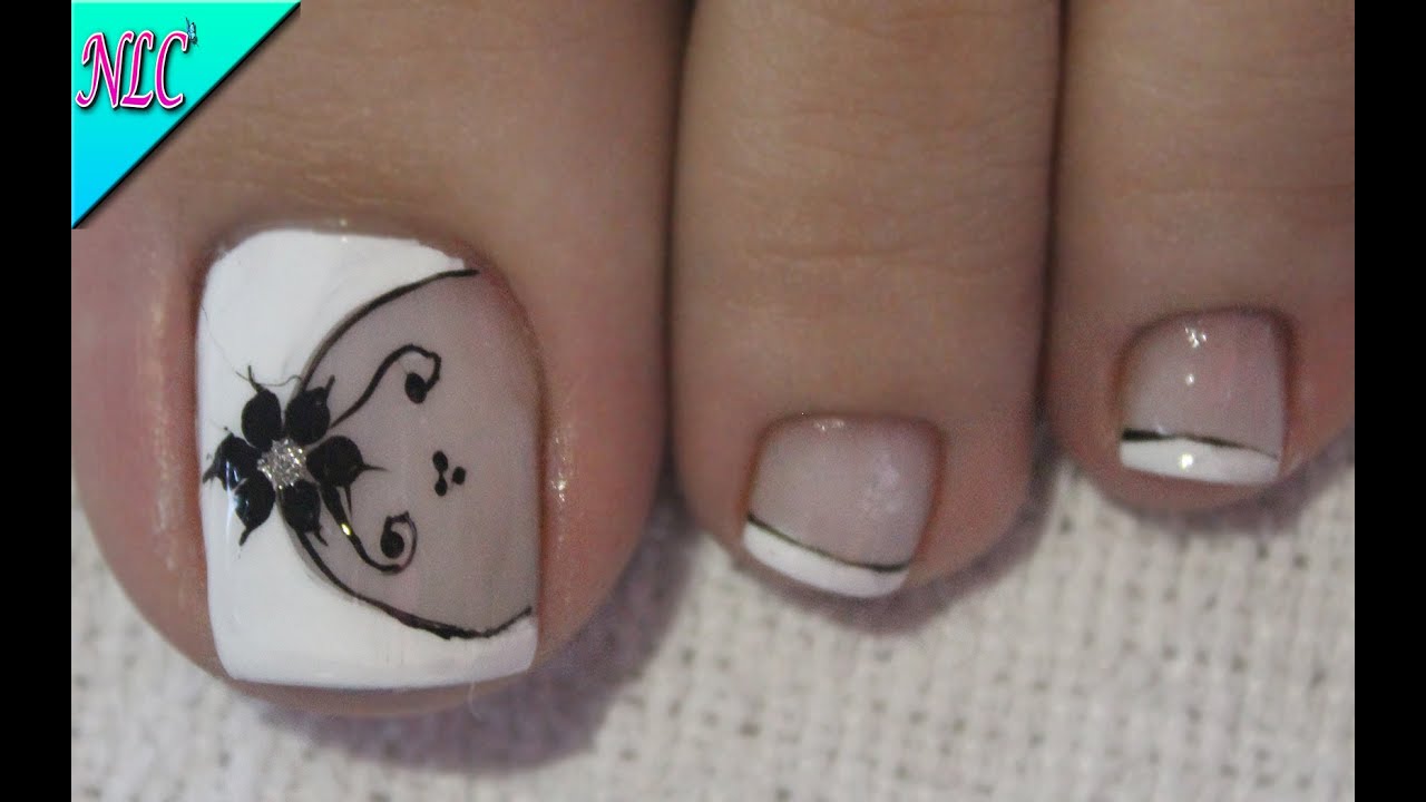 DISEÑO DE UÑAS PARA PIES FLOR BLANCO Y NEGRO ¡MUY FACIL! - FLOWERS NAIL ART - NLC