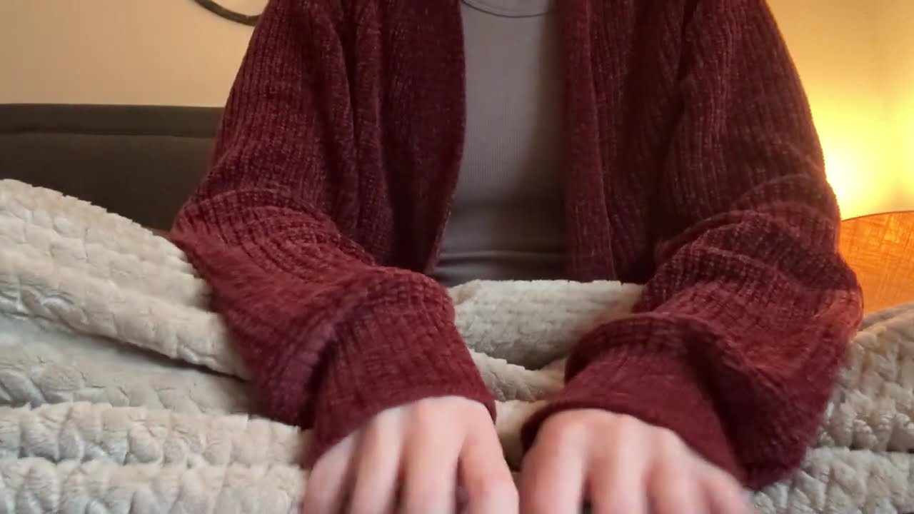 My second ASMR video! Textured fabric scratching (throw blanket, carpet, quilt)