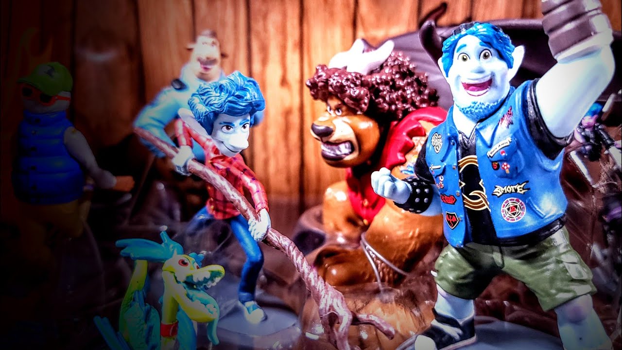 Pixar's Onward figure set: the packaging!!