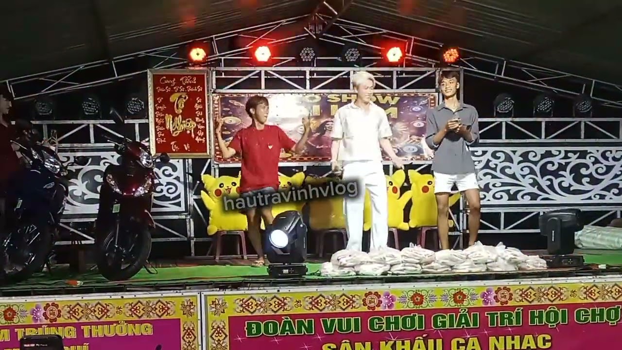 Ca Sĩ Hồ Việt Trung song ca với fan hâm mộ ở Trà Vinh đêm 8/3/2026