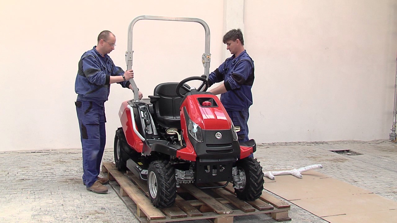 Předprodejní servis travního traktoru Goliath