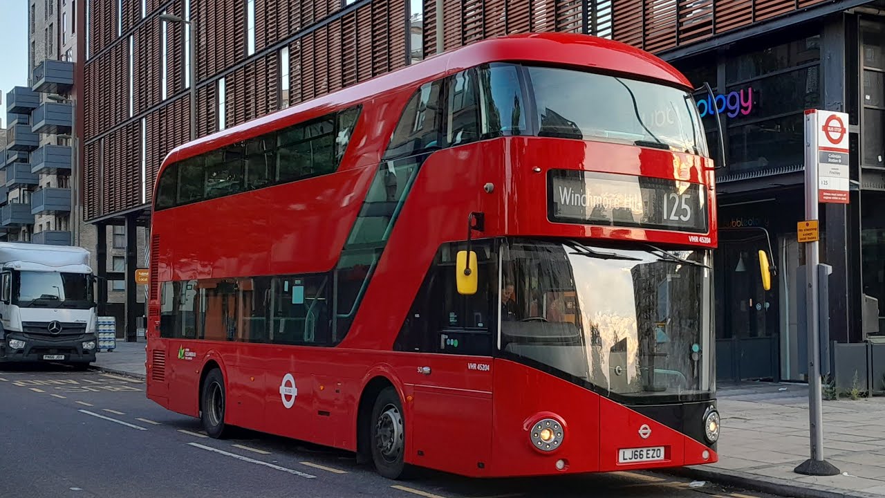 Journey on the 125. LJ66EZO. VHR45204. RATP DEV Transit London Volvo B5LH SRM.