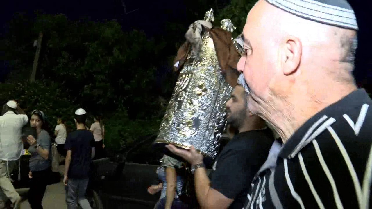 תהלוכת ספר התורה לעילוי נשמת בן סויסה ז"ל והכנסתו לבית הכנסת