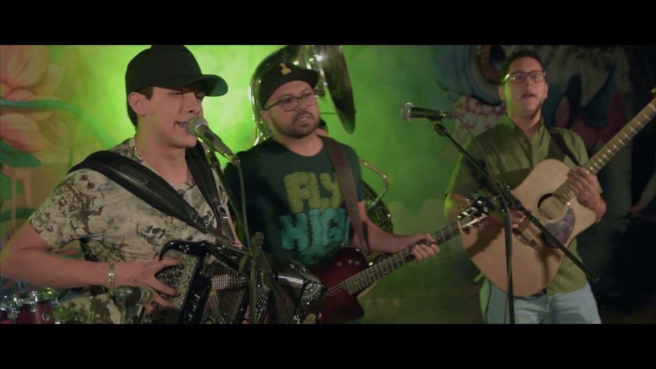 Los De Guamuchil ft Cornelio Vega - LA KUSHARA ( EN VIVO) 🍁