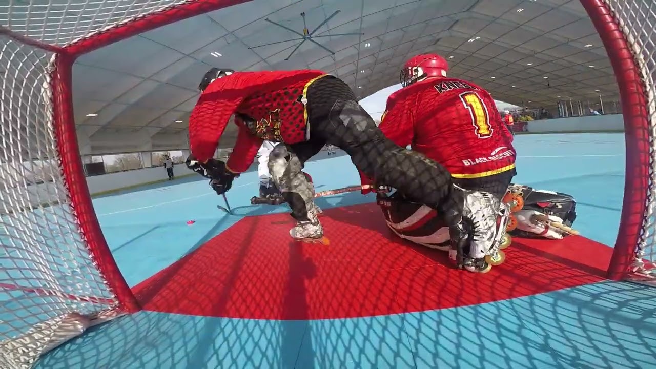 2 to 1 win Cluster pucks Mini game Santa skate dec 13th Hendersonville Nashville roller hockey ....