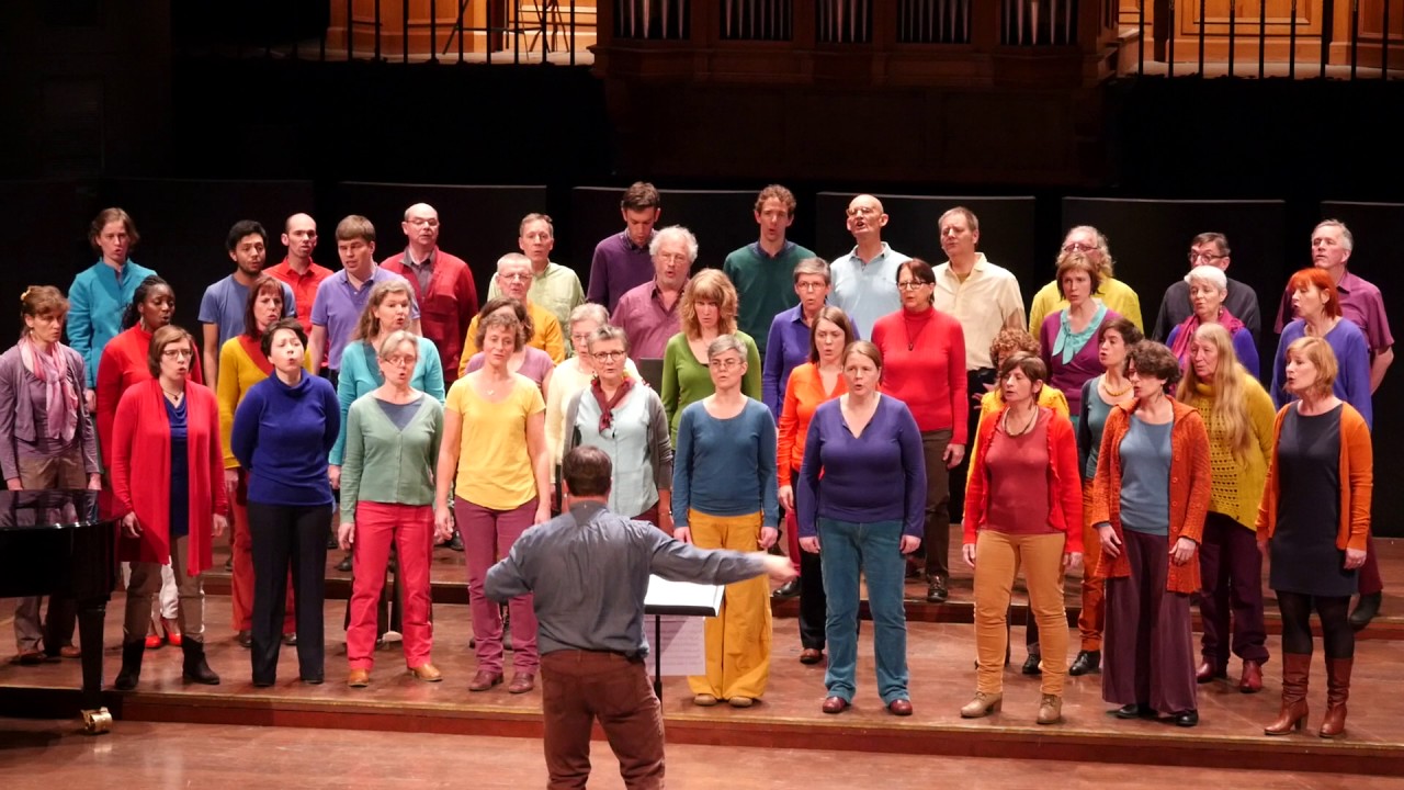 'Tis dikaiosinis ilie noite' (Mikis Theodorakis) door Gents wereldkoor Karibu