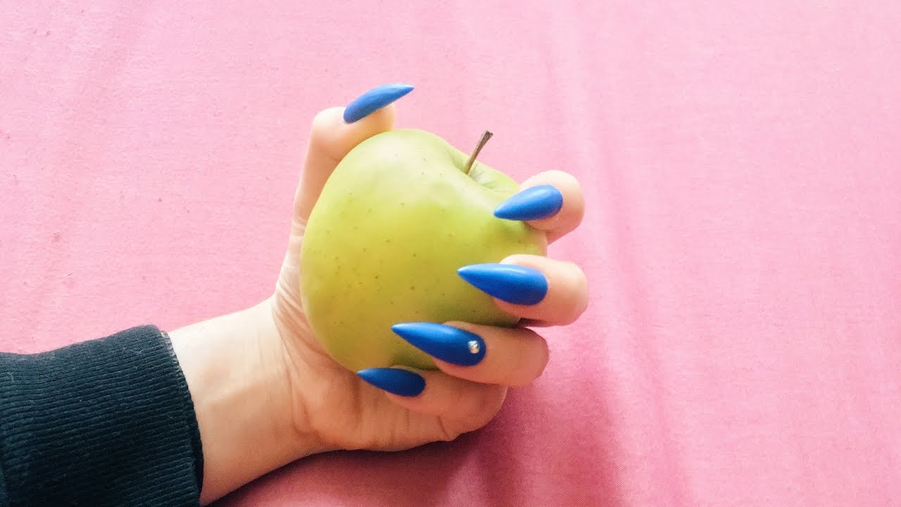 Long Sharp Blue Nails Destroying an Apple 🍏 ASMR (GREAT SOUNDS) | Scratching | Crush