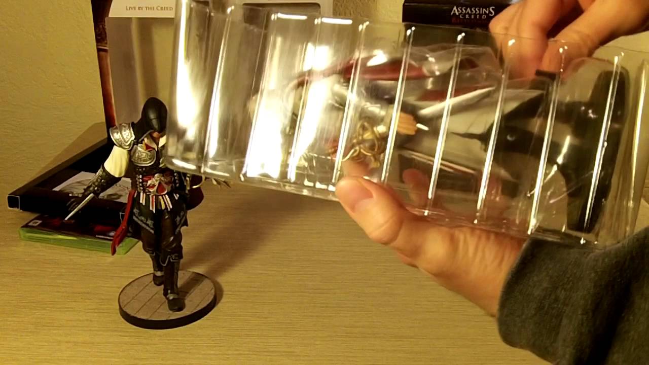 Assassin's Creed Ezio Statues Unboxing and Assassin's Creed 3 Steelbook Giveaway (Giveaway is Over)