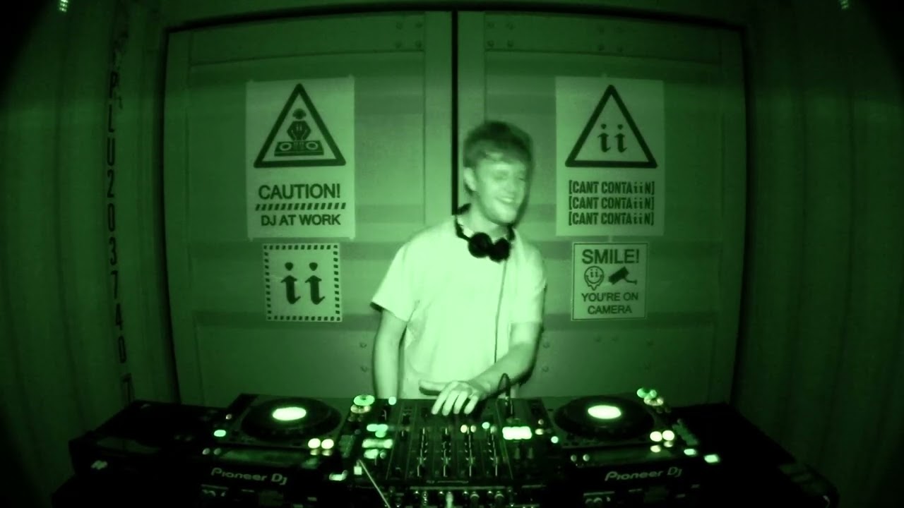 CANT CONTAiiN 001 - SKAM