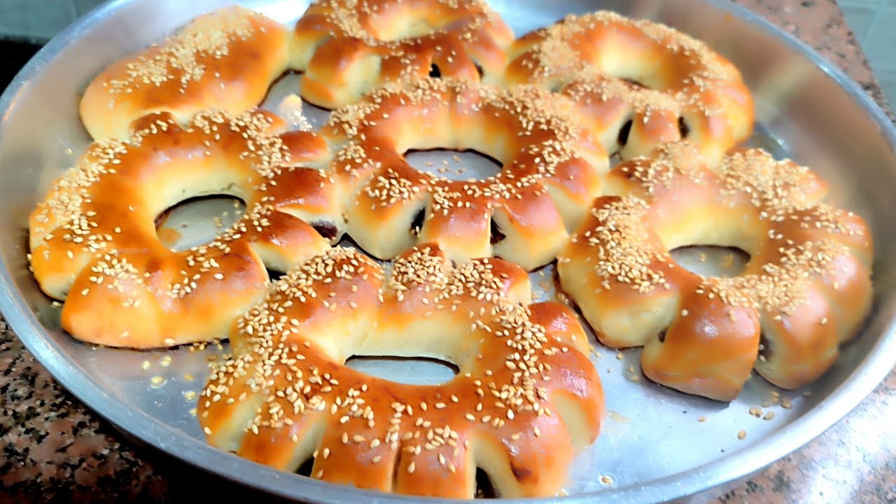 بكيلوا دقيق واحد تقدري تعملي احلي قرصه بعجوة وتملي بيتك خير